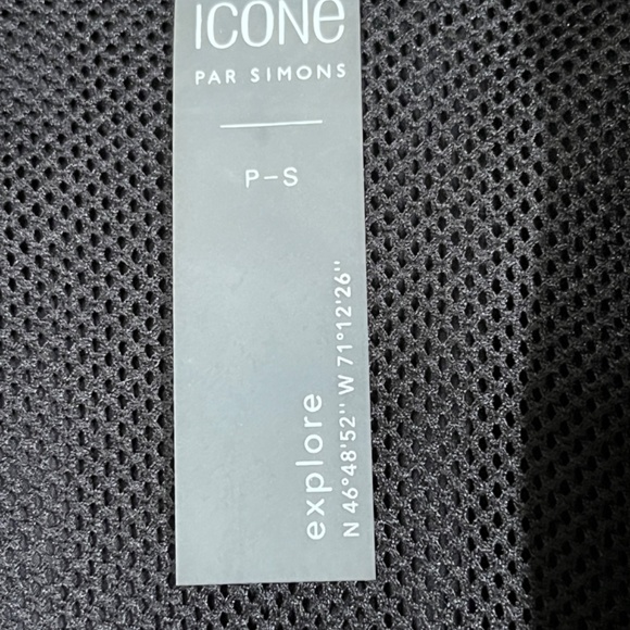 Simons Icone (S) black nylon utility vest, with pockets, like new condition. - Picture 4 of 9